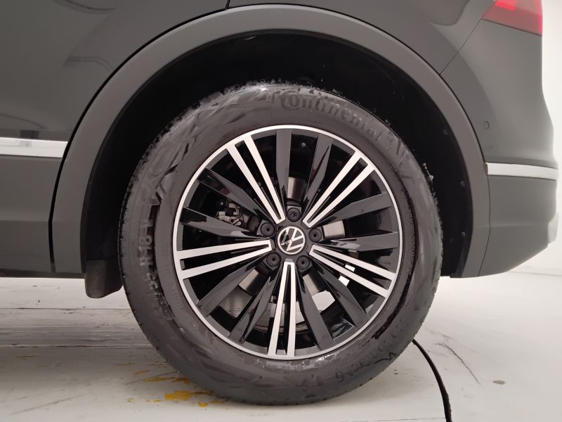 GuidiCar - VOLKSWAGEN Tiguan 2022 Tiguan 2.0 tdi scr Elegance 150cv dsg Usato
