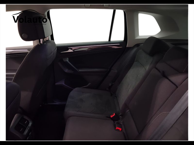 GuidiCar - VOLKSWAGEN Tiguan 2022 Tiguan 2.0 tdi scr Elegance 150cv dsg Usato