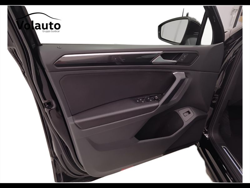 GuidiCar - VOLKSWAGEN Tiguan 2022 Tiguan 2.0 tdi scr Elegance 150cv dsg Usato