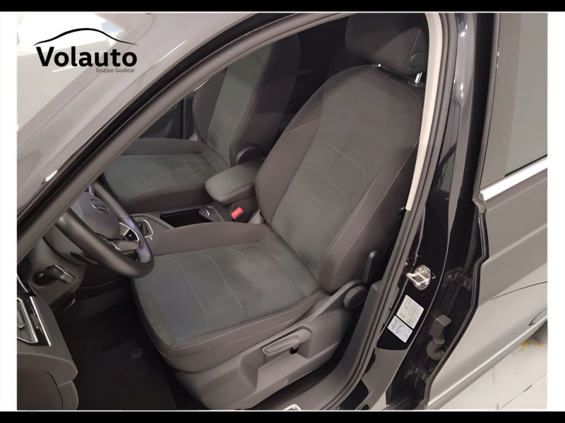 GuidiCar - VOLKSWAGEN Tiguan 2022 Tiguan 2.0 tdi scr Elegance 150cv dsg Usato