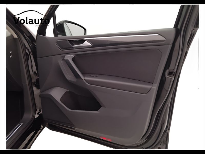 GuidiCar - VOLKSWAGEN Tiguan 2022 Tiguan 2.0 tdi scr Elegance 150cv dsg Usato
