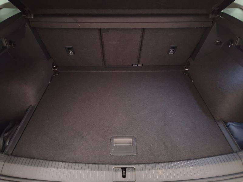 GuidiCar - VOLKSWAGEN Tiguan 2022 Tiguan 2.0 tdi scr Elegance 150cv dsg Usato