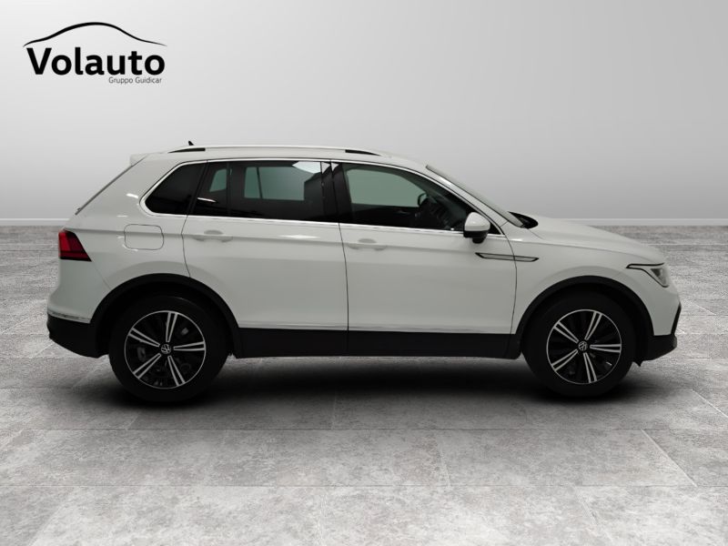 GuidiCar - VOLKSWAGEN Tiguan 2022 Tiguan 2.0 tdi scr Life 150cv dsg Usato