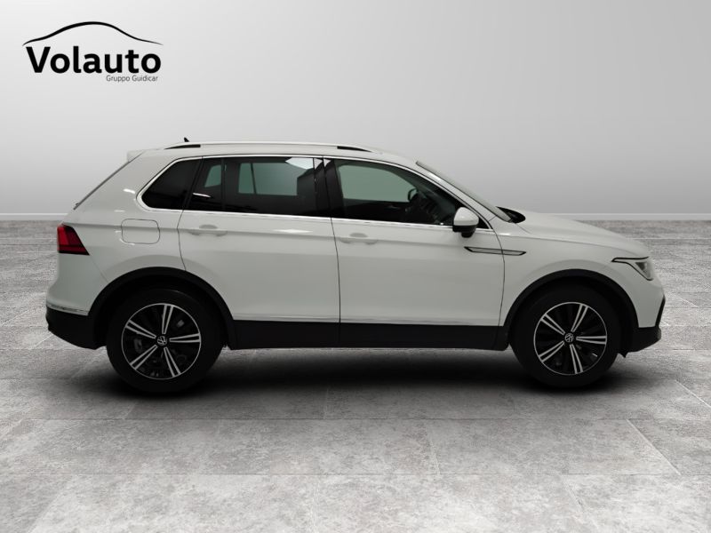 GuidiCar - VOLKSWAGEN Tiguan 2022 Tiguan 2.0 tdi scr Life 150cv dsg Usato