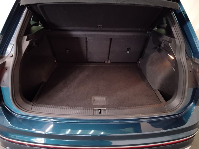GuidiCar - VOLKSWAGEN Tiguan 2021 Tiguan 2.0 tdi scr R-Line 150cv dsg Usato