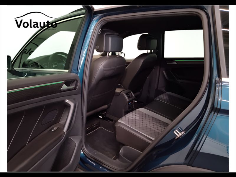 GuidiCar - VOLKSWAGEN Tiguan 2021 Tiguan 2.0 tdi scr R-Line 150cv dsg Usato
