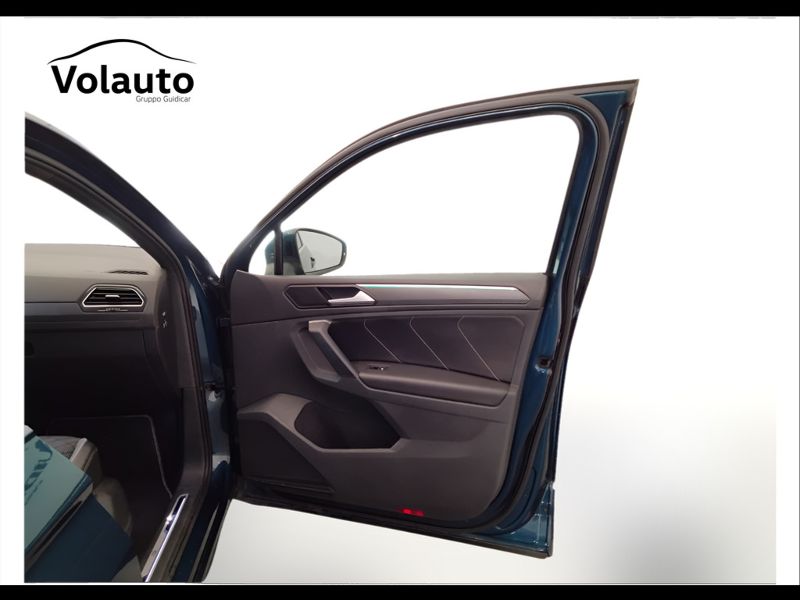 GuidiCar - VOLKSWAGEN Tiguan 2021 Tiguan 2.0 tdi scr R-Line 150cv dsg Usato