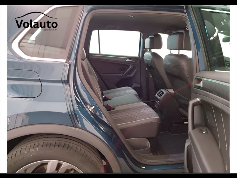 GuidiCar - VOLKSWAGEN Tiguan 2021 Tiguan 2.0 tdi scr R-Line 150cv dsg Usato