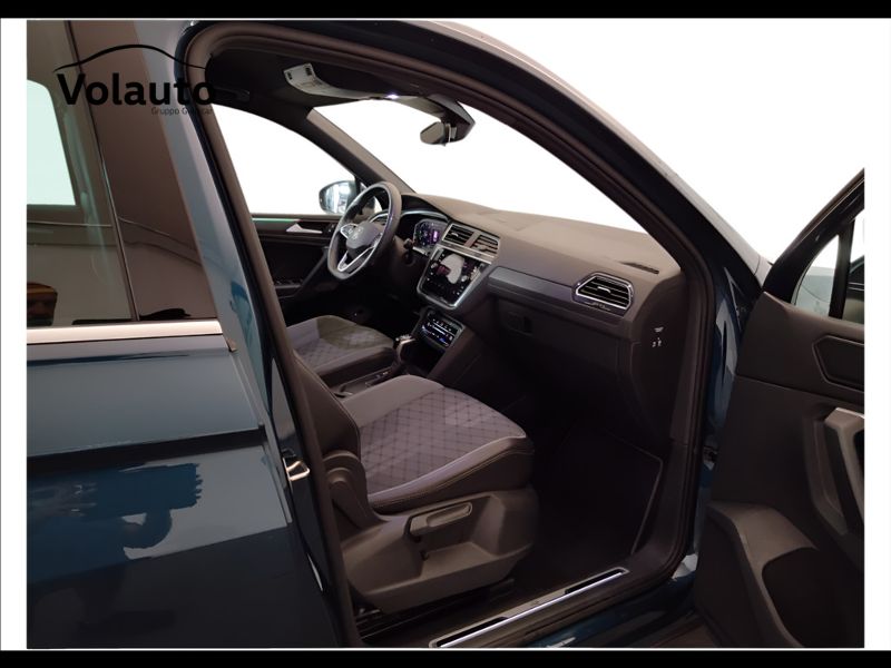 GuidiCar - VOLKSWAGEN Tiguan 2021 Tiguan 2.0 tdi scr R-Line 150cv dsg Usato