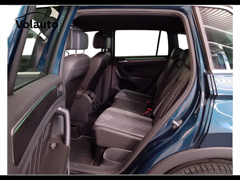 GuidiCar - VOLKSWAGEN Tiguan 2021 Tiguan 2.0 tdi scr R-Line 150cv dsg Usato