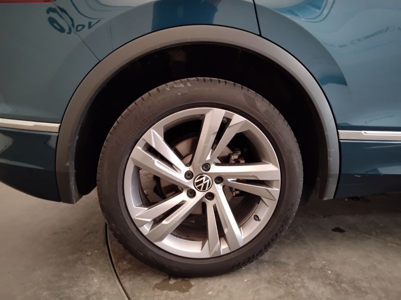 GuidiCar - VOLKSWAGEN Tiguan 2021 Tiguan 2.0 tdi scr R-Line 150cv dsg Usato