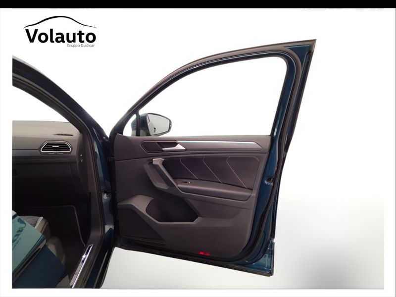 GuidiCar - VOLKSWAGEN Tiguan 2021 Tiguan 2.0 tdi scr R-Line 150cv dsg Usato