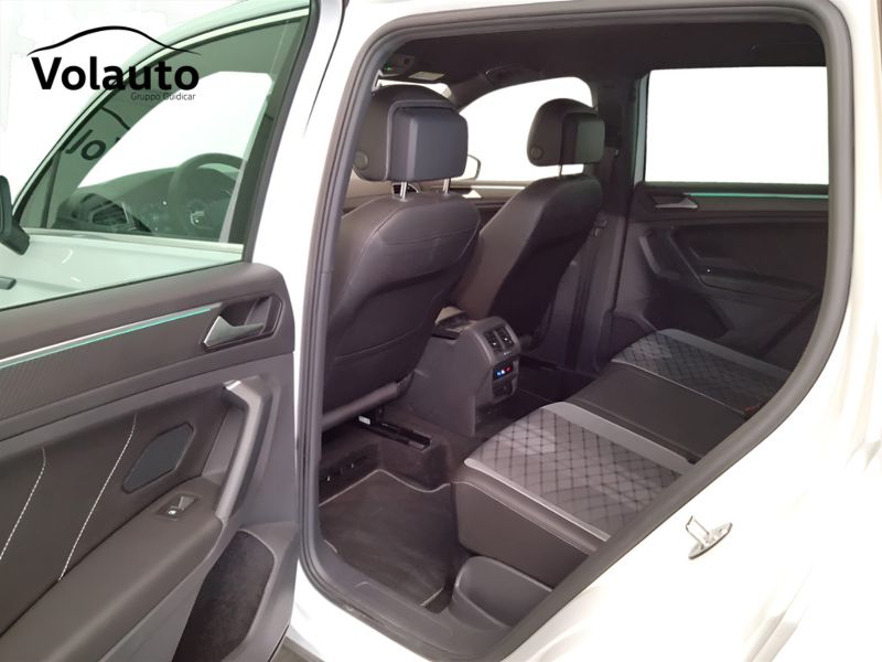 GuidiCar - VOLKSWAGEN Tiguan 2023 Tiguan 2.0 tdi scr R-Line 150cv dsg Usato