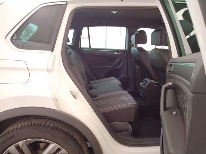 GuidiCar - VOLKSWAGEN Tiguan 2023 Tiguan 2.0 tdi scr R-Line 150cv dsg Usato