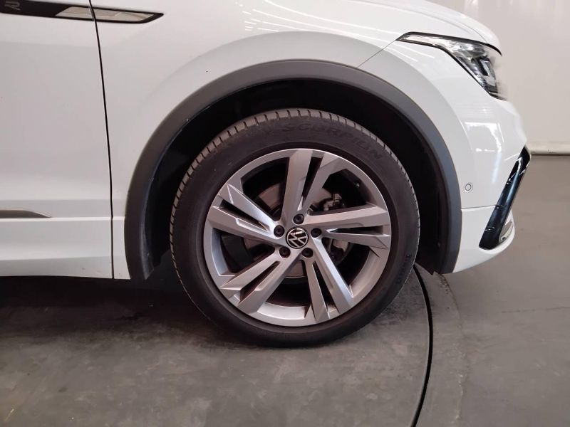 GuidiCar - VOLKSWAGEN Tiguan 2023 Tiguan 2.0 tdi scr R-Line 150cv dsg Usato