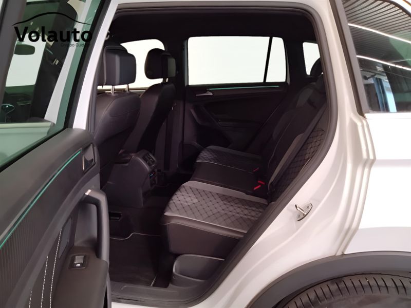 GuidiCar - VOLKSWAGEN Tiguan 2023 Tiguan 2.0 tdi scr R-Line 150cv dsg Usato