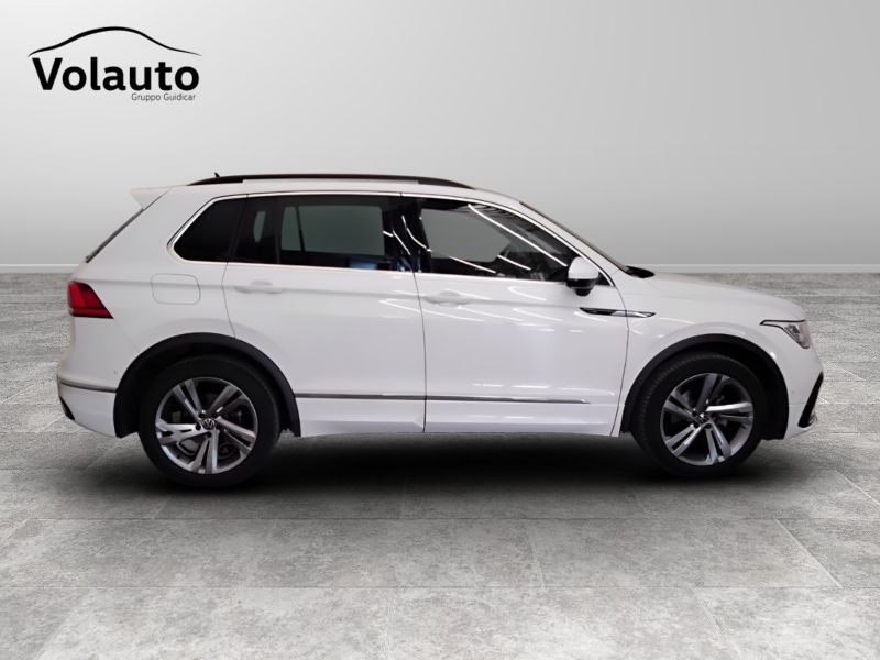 GuidiCar - VOLKSWAGEN Tiguan 2023 Tiguan 2.0 tdi scr R-Line 150cv dsg Usato