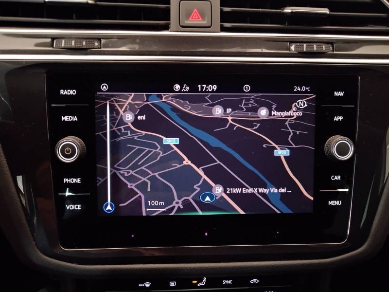 GuidiCar - VOLKSWAGEN Tiguan 2023 Tiguan 2.0 tdi scr R-Line 150cv dsg Usato