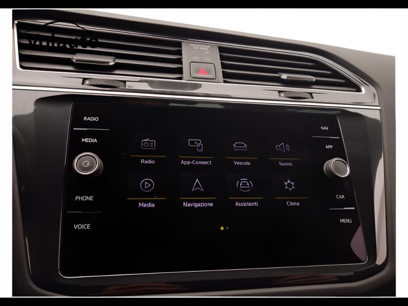 GuidiCar - VOLKSWAGEN Tiguan 2023 Tiguan 2.0 tdi scr R-Line 150cv dsg Usato