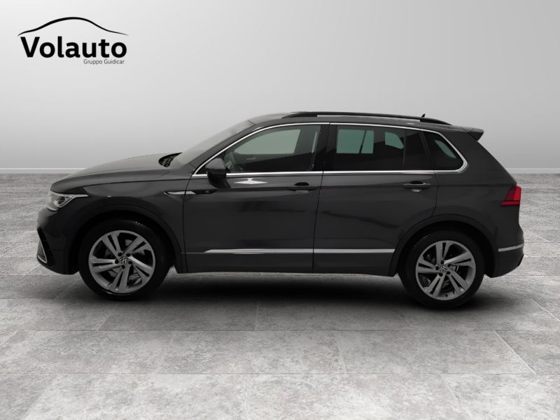 GuidiCar - VOLKSWAGEN Tiguan 2023 Tiguan 2.0 tdi scr R-Line 150cv dsg Usato