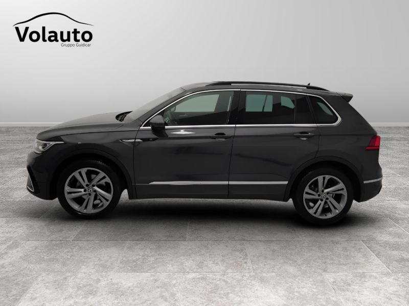 GuidiCar - VOLKSWAGEN Tiguan 2023 Tiguan 2.0 tdi scr R-Line 150cv dsg Usato