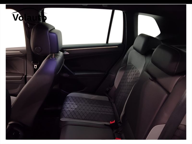 GuidiCar - VOLKSWAGEN Tiguan 2023 Tiguan 2.0 tdi scr R-Line 150cv dsg Usato