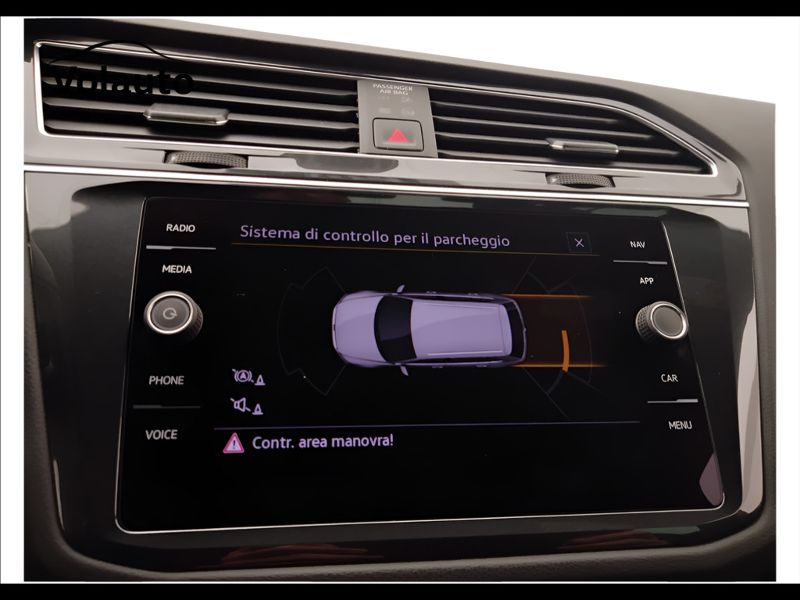 GuidiCar - VOLKSWAGEN Tiguan 2023 Tiguan 2.0 tdi scr R-Line 150cv dsg Usato