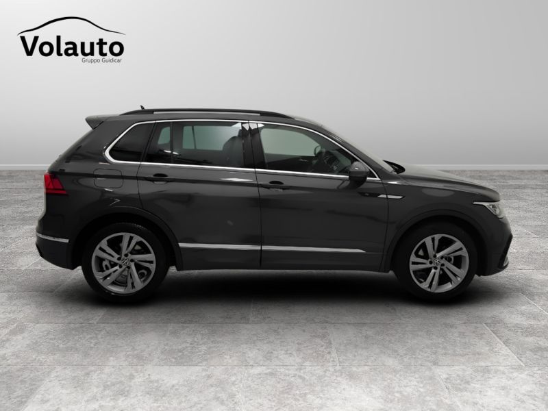 GuidiCar - VOLKSWAGEN Tiguan 2023 Tiguan 2.0 tdi scr R-Line 150cv dsg Usato