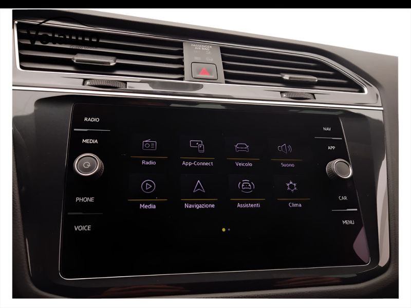 GuidiCar - VOLKSWAGEN Tiguan 2023 Tiguan 2.0 tdi scr R-Line 150cv dsg Usato