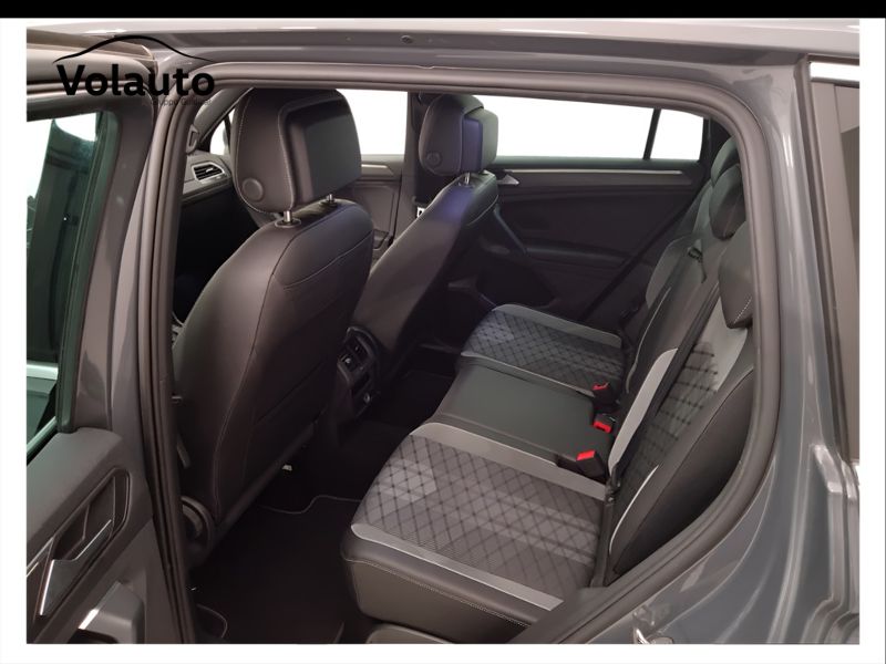 GuidiCar - VOLKSWAGEN Tiguan 2023 Tiguan 2.0 tdi scr R-Line 150cv dsg Usato