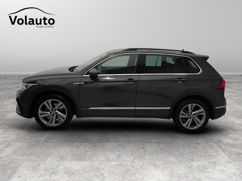 GuidiCar - VOLKSWAGEN Tiguan 2023 Tiguan 2.0 tdi scr R-Line 150cv dsg Usato