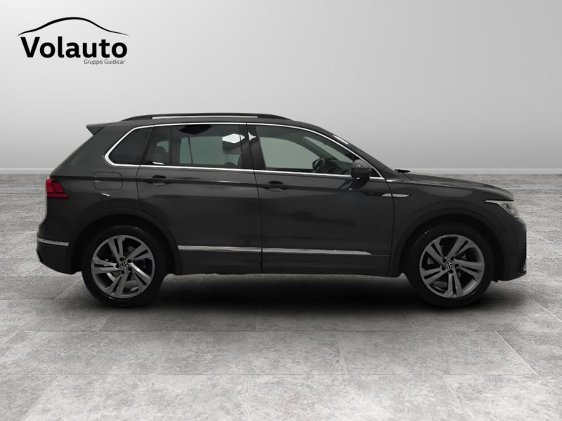 GuidiCar - VOLKSWAGEN Tiguan 2023 Tiguan 2.0 tdi scr R-Line 150cv dsg Usato