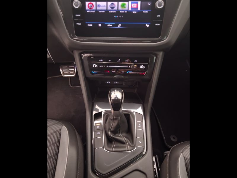 GuidiCar - VOLKSWAGEN Tiguan 2023 Tiguan 2.0 tdi scr R-Line 150cv dsg Usato