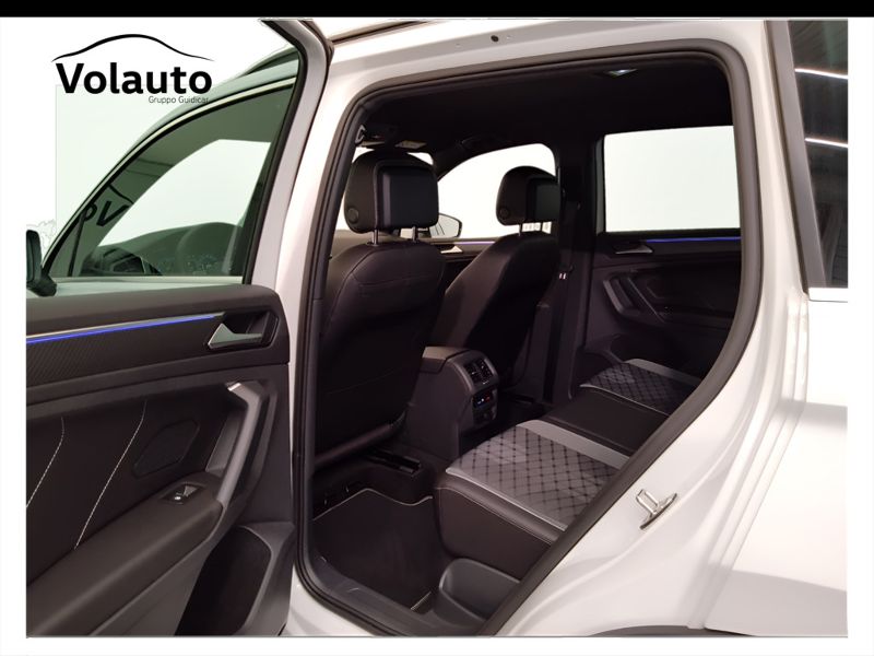 GuidiCar - VOLKSWAGEN Tiguan 2021 Tiguan 2.0 tdi scr R-Line 4motion 150cv dsg Usato