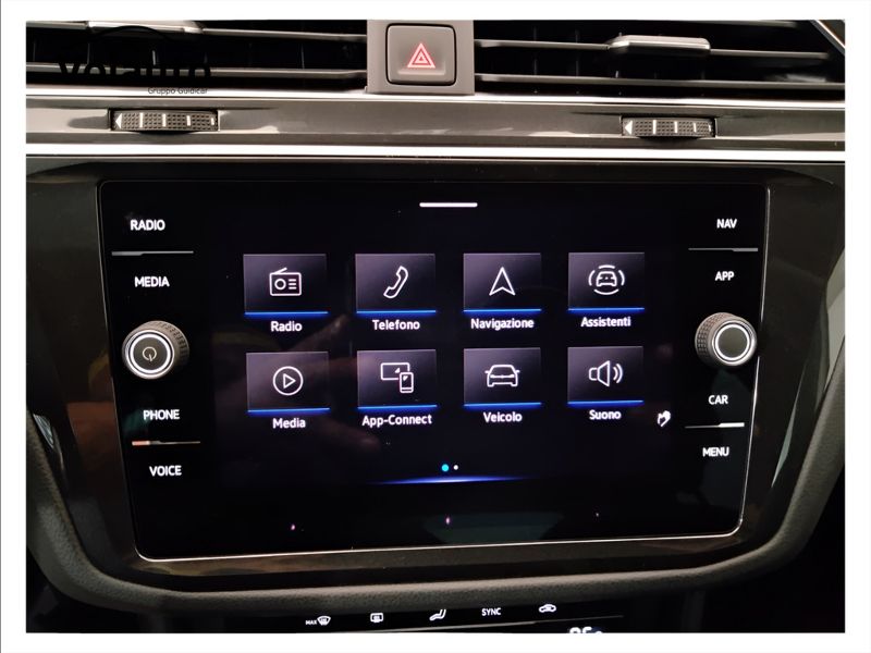 GuidiCar - VOLKSWAGEN Tiguan 2021 Tiguan 2.0 tdi scr R-Line 4motion 150cv dsg Usato