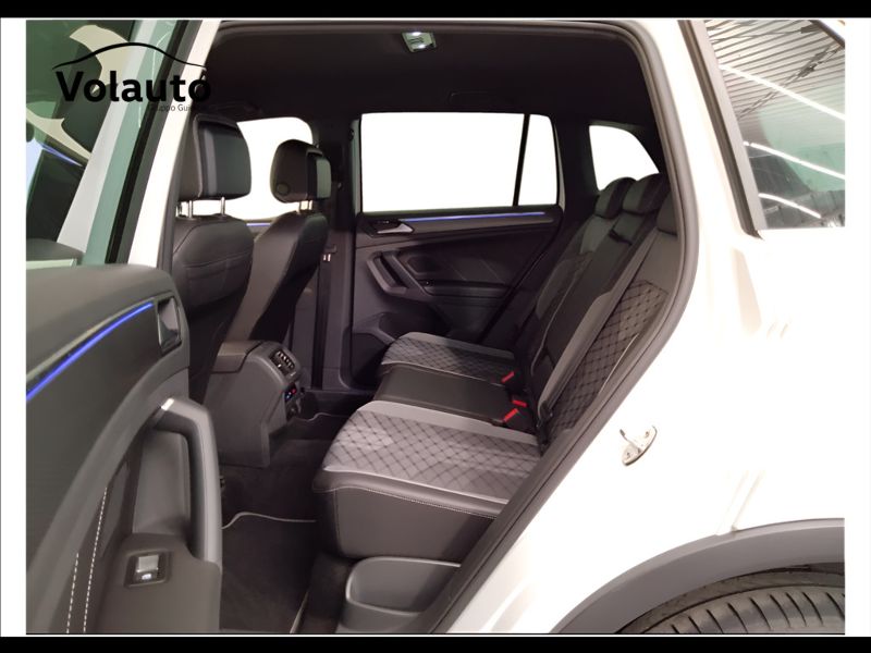 GuidiCar - VOLKSWAGEN Tiguan 2021 Tiguan 2.0 tdi scr R-Line 4motion 150cv dsg Usato