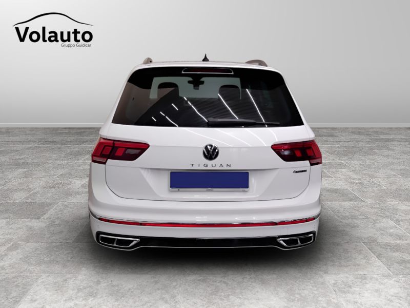 GuidiCar - VOLKSWAGEN Tiguan 2021 Tiguan 2.0 tdi scr R-Line 4motion 150cv dsg Usato