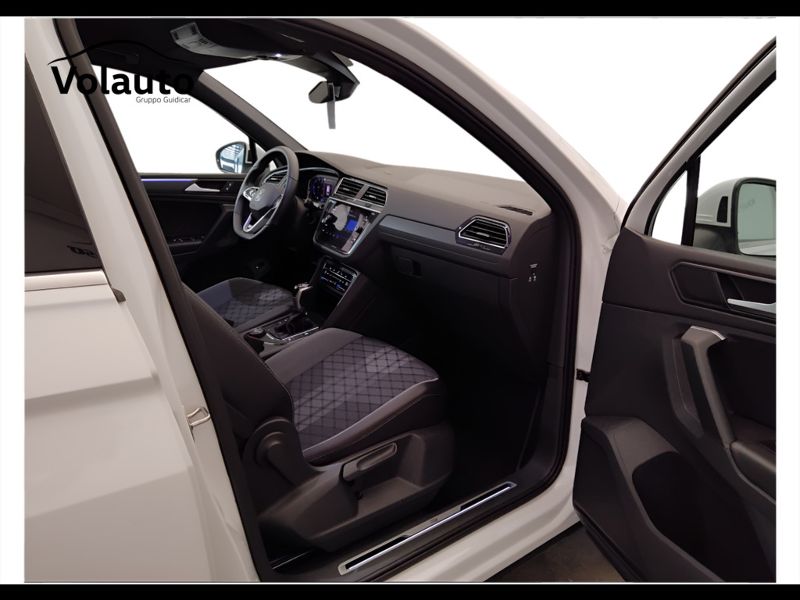 GuidiCar - VOLKSWAGEN Tiguan 2021 Tiguan 2.0 tdi scr R-Line 4motion 150cv dsg Usato