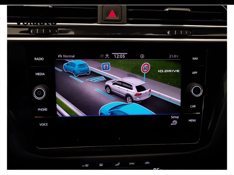 GuidiCar - VOLKSWAGEN Tiguan 2021 Tiguan 2.0 tdi scr R-Line 4motion 150cv dsg Usato