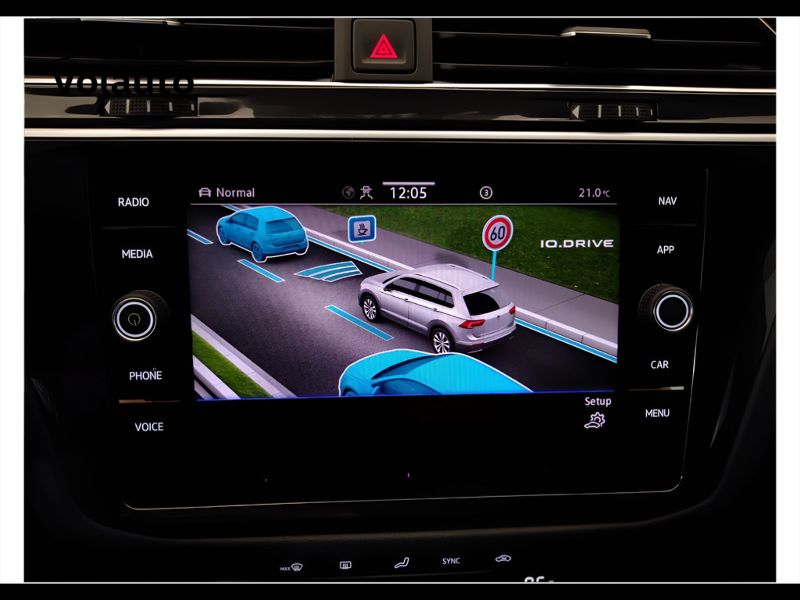 GuidiCar - VOLKSWAGEN Tiguan 2021 Tiguan 2.0 tdi scr R-Line 4motion 150cv dsg Usato