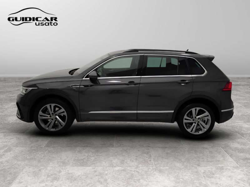 GuidiCar - VOLKSWAGEN Tiguan 2021 Tiguan 2.0 tdi scr R-Line 4motion 150cv dsg Usato