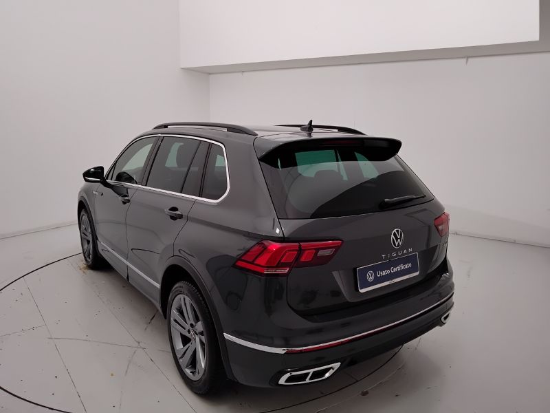 GuidiCar - VOLKSWAGEN Tiguan 2021 Tiguan 2.0 tdi scr R-Line 4motion 150cv dsg Usato