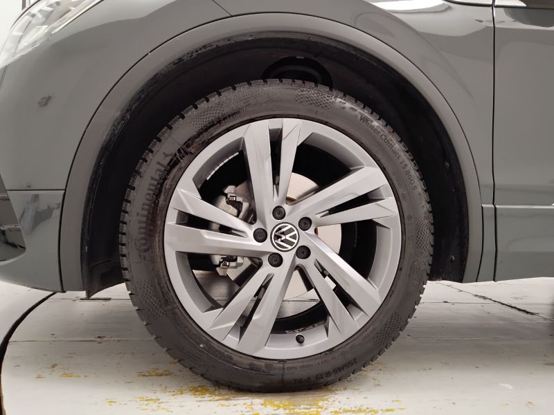 GuidiCar - VOLKSWAGEN Tiguan 2021 Tiguan 2.0 tdi scr R-Line 4motion 150cv dsg Usato