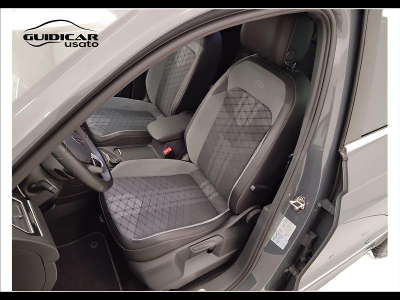 GuidiCar - VOLKSWAGEN Tiguan 2021 Tiguan 2.0 tdi scr R-Line 4motion 150cv dsg Usato