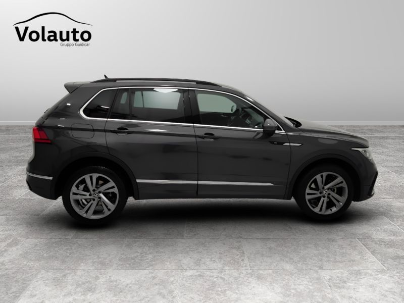 GuidiCar - VOLKSWAGEN Tiguan 2021 Tiguan 2.0 tdi scr R-Line 4motion 150cv dsg Usato