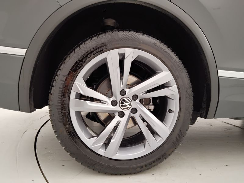 GuidiCar - VOLKSWAGEN Tiguan 2021 Tiguan 2.0 tdi scr R-Line 4motion 150cv dsg Usato