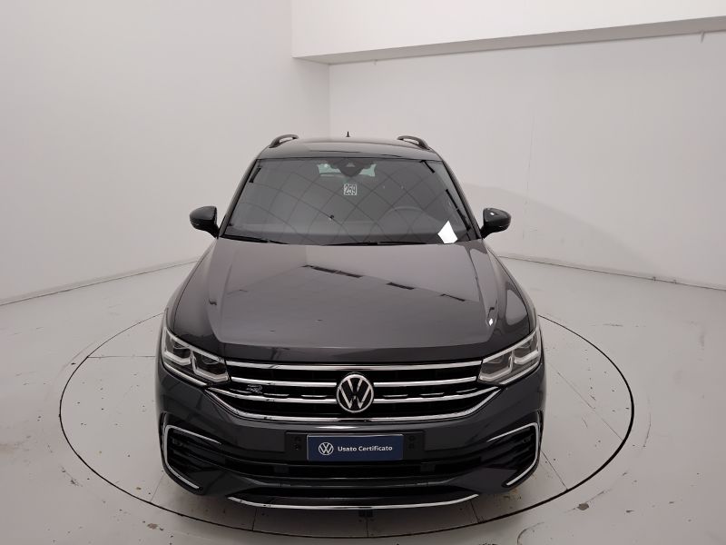GuidiCar - VOLKSWAGEN Tiguan 2021 Tiguan 2.0 tdi scr R-Line 4motion 150cv dsg Usato