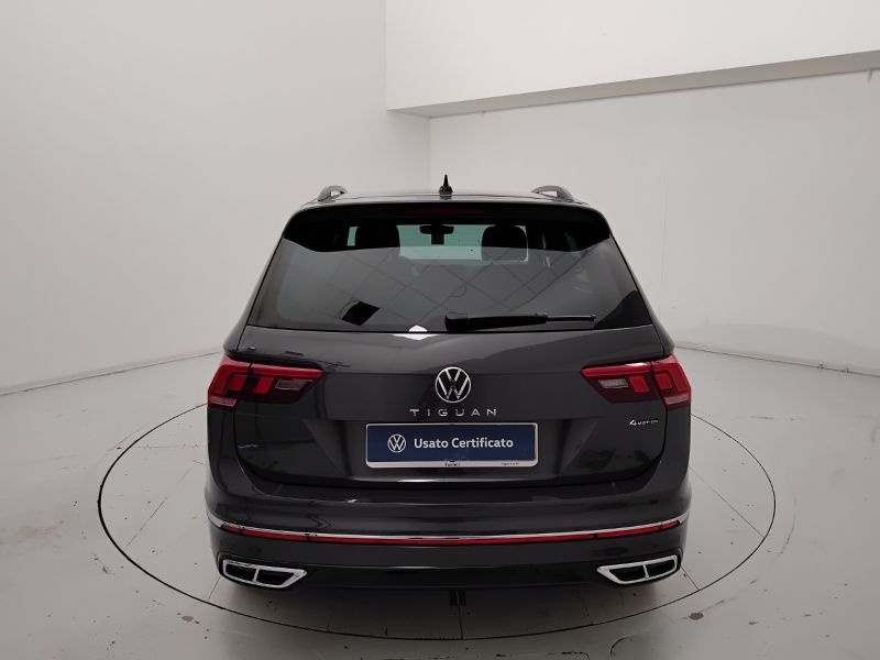 GuidiCar - VOLKSWAGEN Tiguan 2021 Tiguan 2.0 tdi scr R-Line 4motion 150cv dsg Usato
