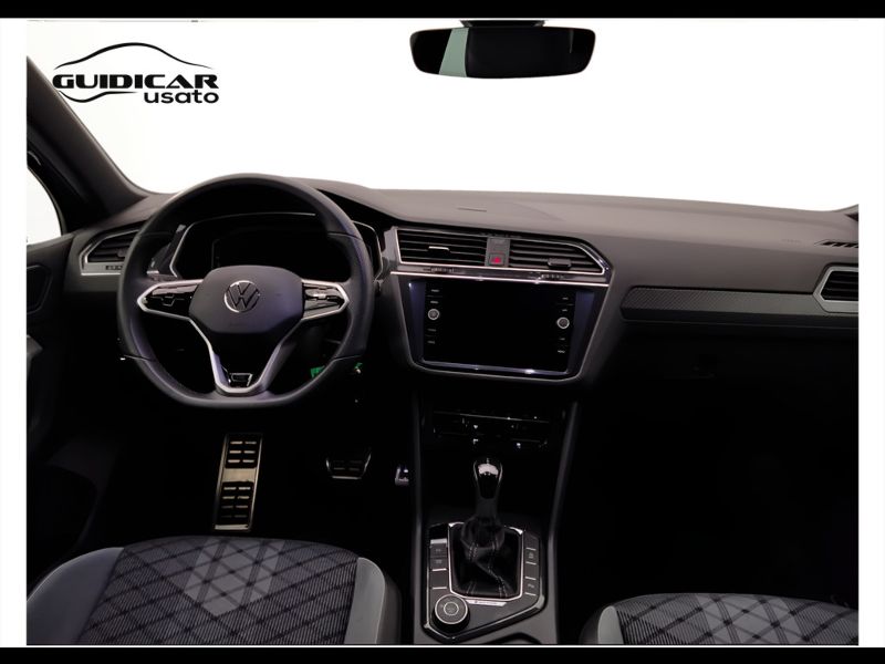 GuidiCar - VOLKSWAGEN Tiguan 2021 Tiguan 2.0 tdi scr R-Line 4motion 150cv dsg Usato