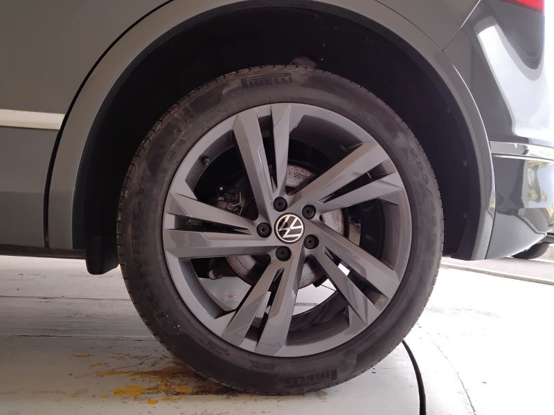 GuidiCar - VOLKSWAGEN Tiguan 2021 Tiguan 2.0 tdi scr R-Line 4motion 150cv dsg Usato
